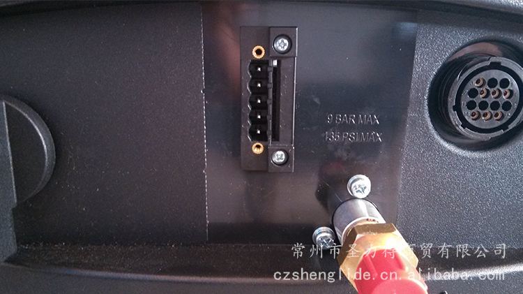 105小(xiǎo)電(diàn)源